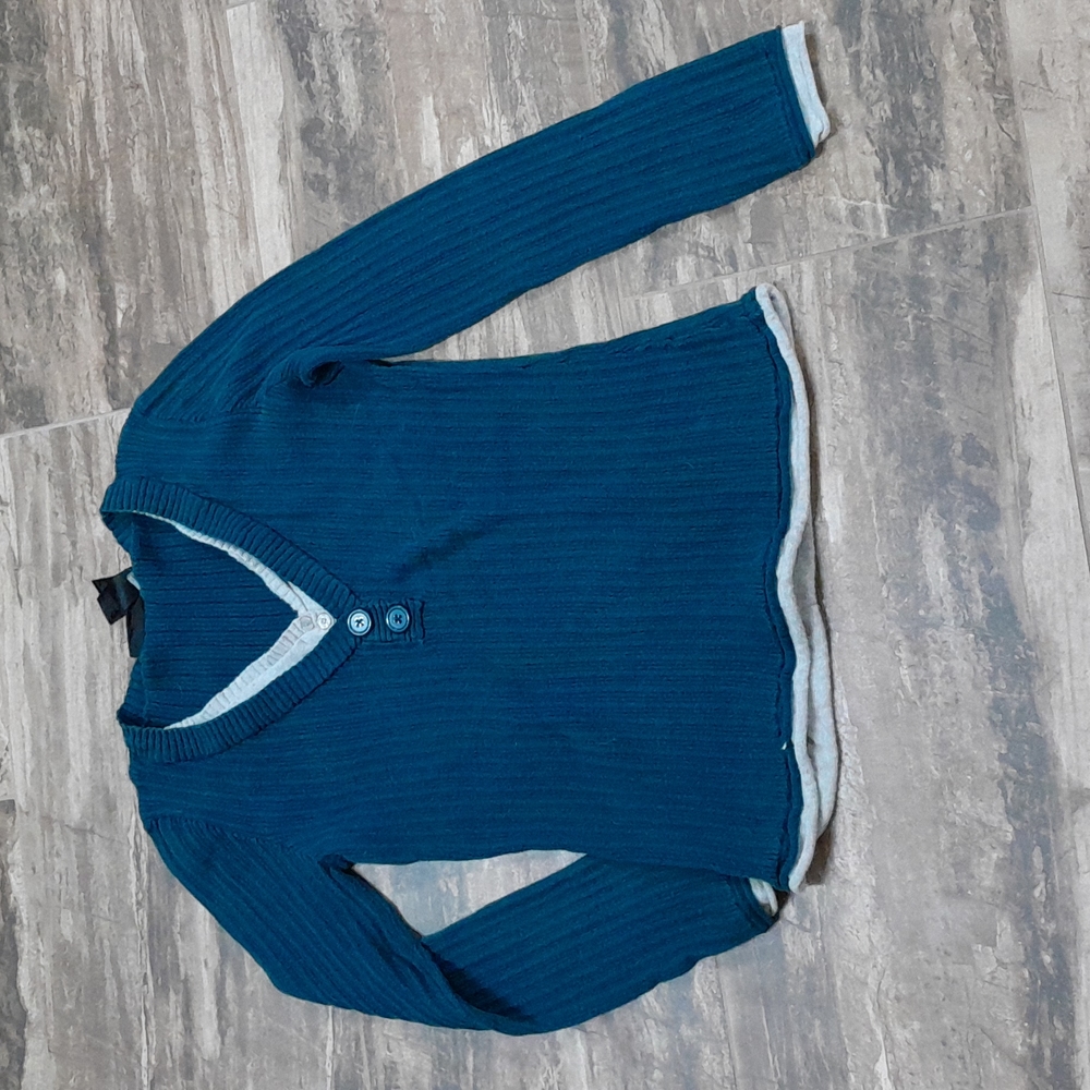 Ladies size large access sweater